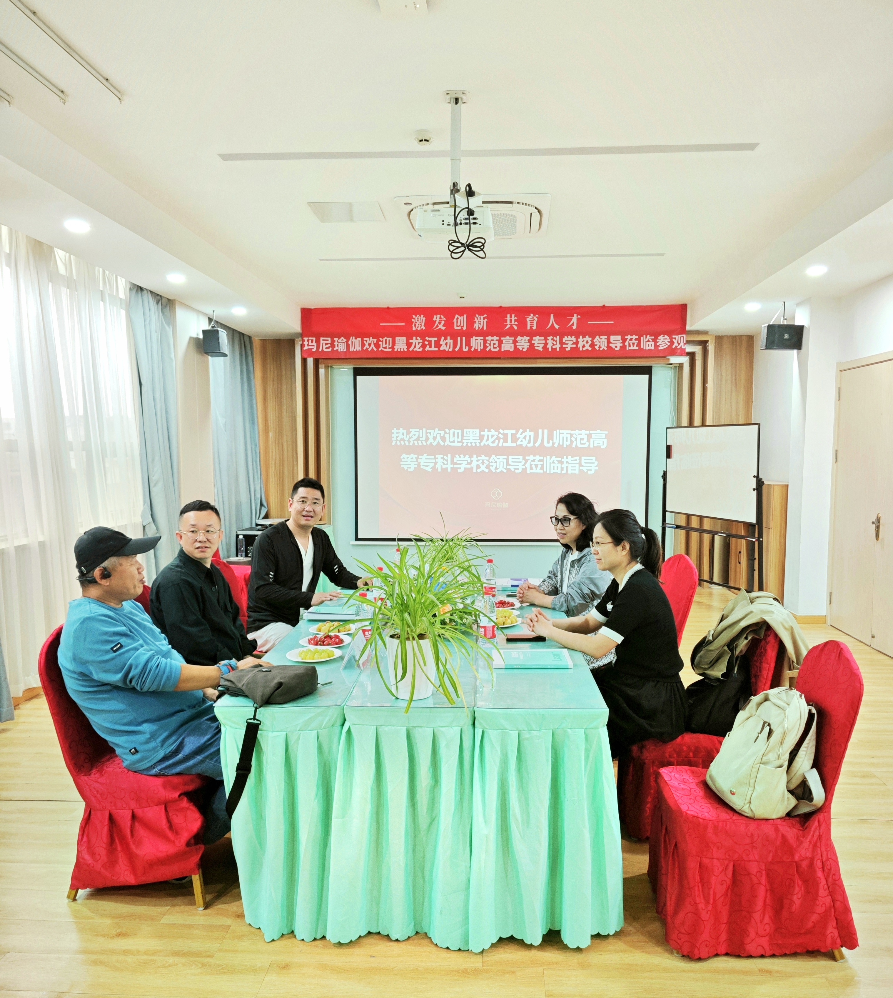 1730085139935606.jpg 8f41a0425fcf1cb37d558cf5cb25a60.jpg