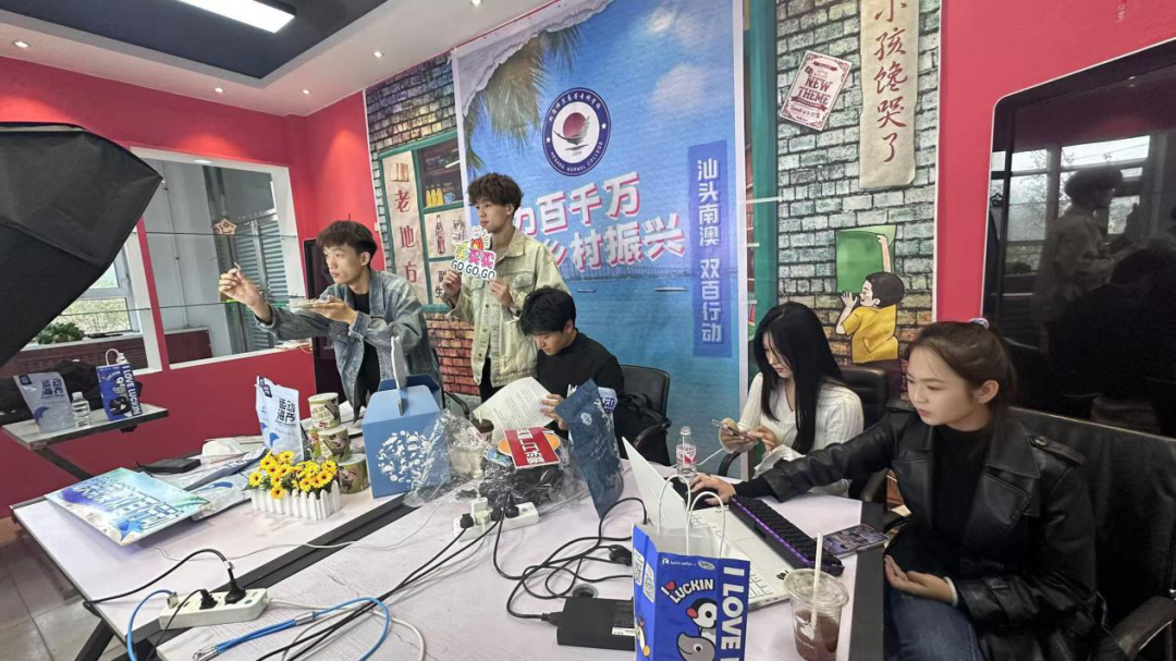 1731636623574546.png 图片2.png