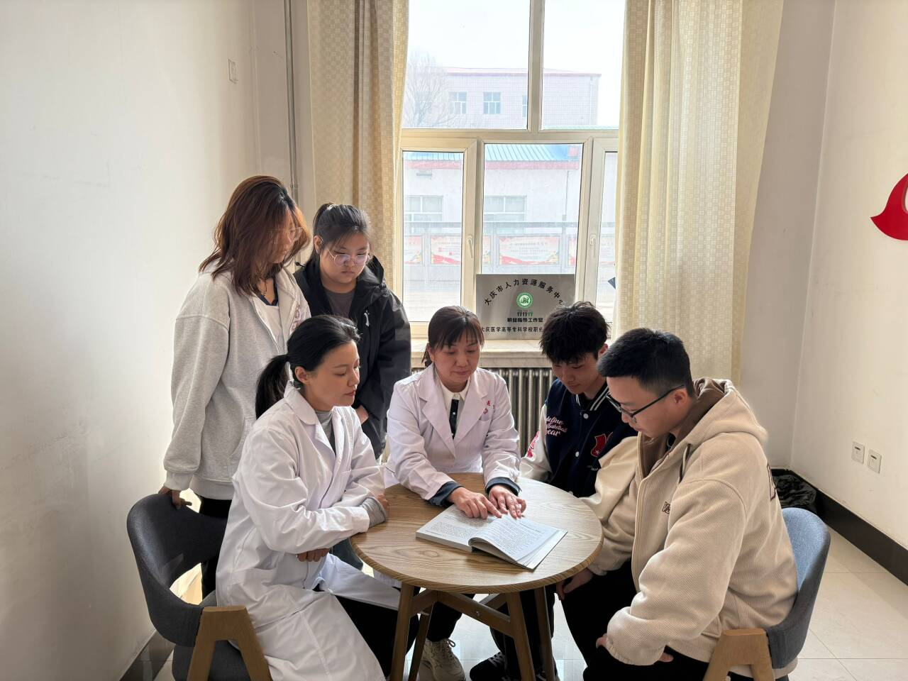 1759070604975226.png 1759070604975226.png